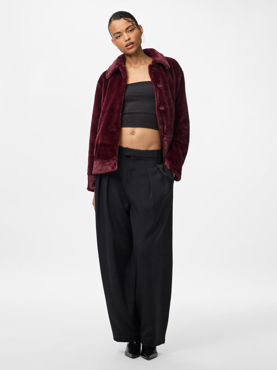 model_shot-front_full